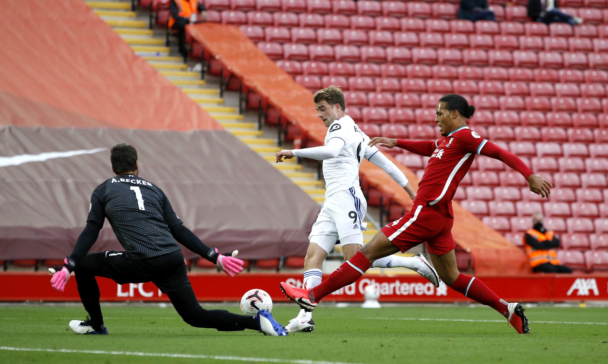 主教练通过 主教练通过